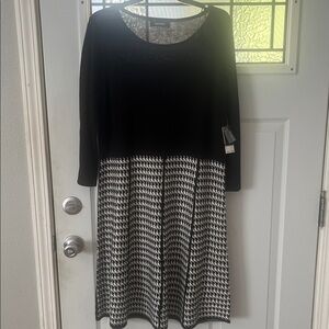 Nine West Black and White Long Sleeve Dress